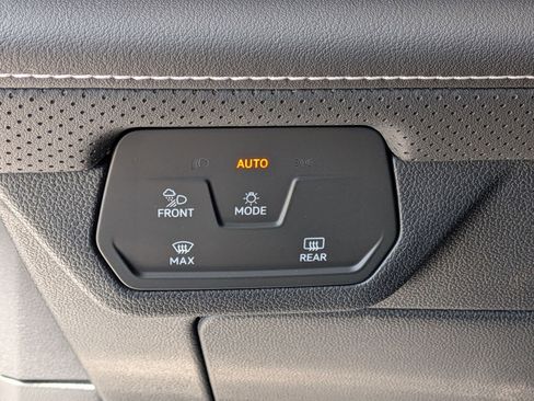 New 2026 Volkswagen Atlas Cross Sport SE FWD image 14