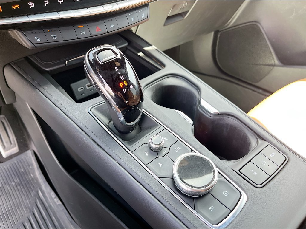 Used 2024 Cadillac XT4 Sport AWD/4WD image 17