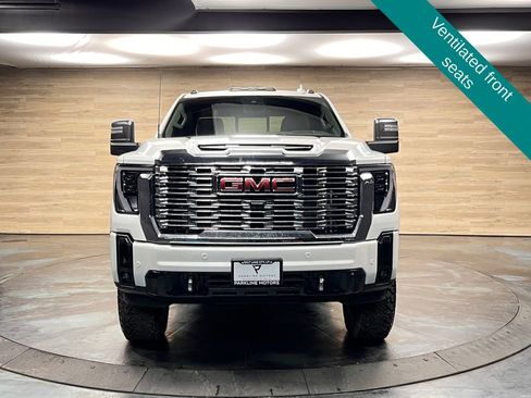 Used 2024 GMC Sierra 3500 Denali w/ Denali Reserve Package AWD/4WD image 18