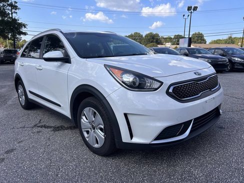 Used 2017 Kia Niro LX image 4