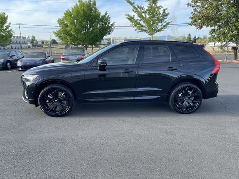 Used 2025 Volvo XC60 T8 Ultra w/ Climate Package AWD/4WD image 2