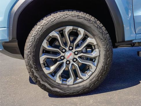 New 2026 GMC Canyon Denali image 7