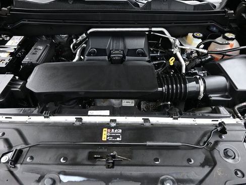 Used 2024 Chevrolet Colorado LT w/ LT Convenience Package III AWD/4WD image 7