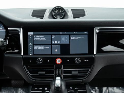 Used 2024 Porsche Macan Base w/ Premium Plus Package image 40