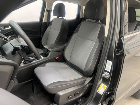 Used 2017 Ford Escape SE w/ Equipment Group 201A FWD image 26