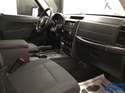 Used 2012 Jeep Liberty Sport image 17