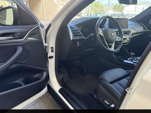 Used 2023 BMW X4 xDrive30i w/ Premium Package AWD/4WD image 3