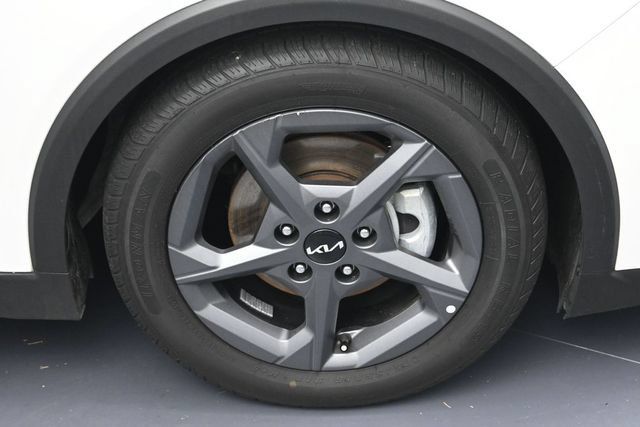 Used 2025 Kia K4 FWD image 6