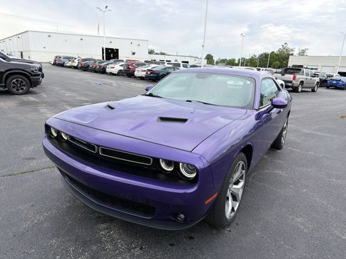 Used 2016 Dodge Challenger SXT Plus RWD image 2