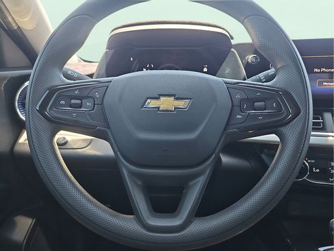 Used 2026 Chevrolet Trax LT FWD image 19