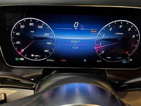 Used 2025 Mercedes-Benz GLC 300 4MATIC image 30