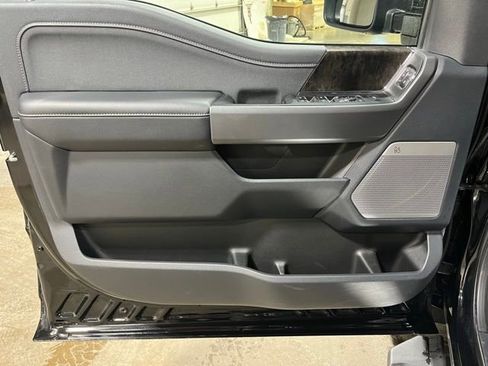 Used 2024 Ford F250 Lariat w/ Chrome Package image 13