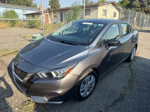 Used 2020 Nissan Versa S FWD image 1