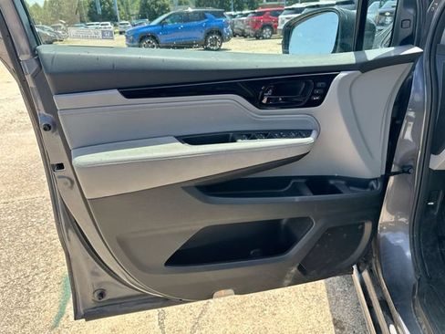 Used 2023 Honda Odyssey Touring image 25