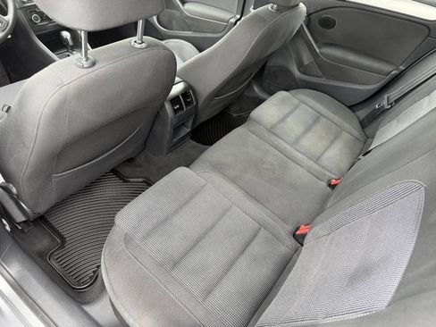 Used 2014 Volkswagen Golf 4-Door FWD image 19