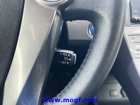 Used 2015 Toyota Prius Persona Series FWD image 16
