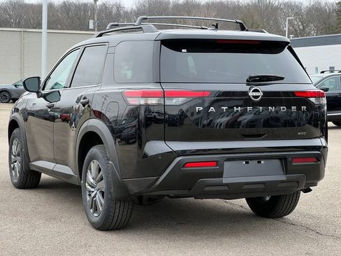 New 2026 Nissan Pathfinder SV image 9