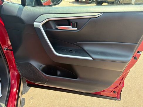 Used 2025 Toyota RAV4 XLE AWD/4WD image 11