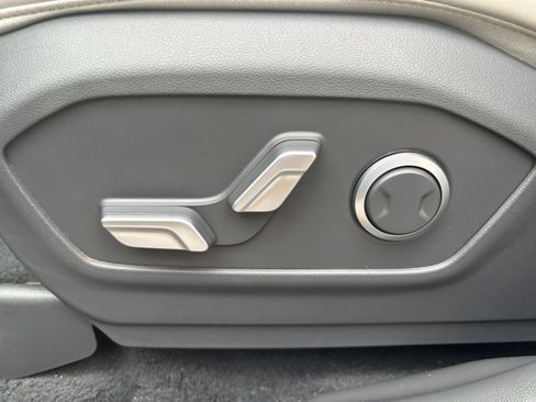 Used 2025 Hyundai Santa Fe SEL FWD image 19