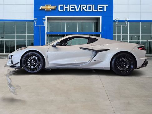 New 2027 Chevrolet Corvette Z06 RWD image 3
