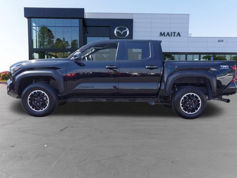 Used 2025 Toyota Tacoma TRD Off-Road AWD/4WD image 6