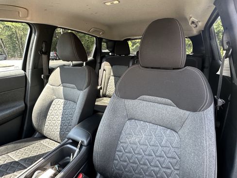 Used 2025 Nissan Kicks SV FWD image 7