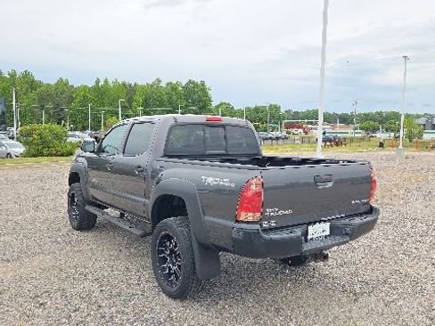 Used 2015 Toyota Tacoma PreRunner w/ Convenience Package RWD image 3