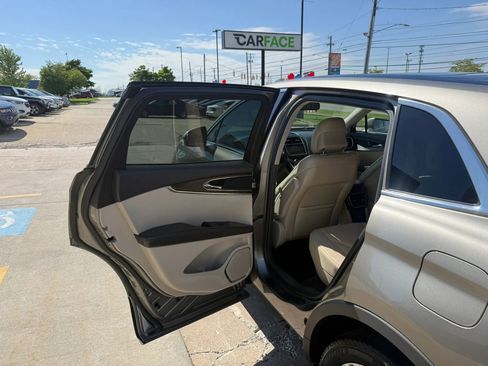 Used 2016 Lincoln MKX Reserve w/ Climate Package AWD/4WD image 21