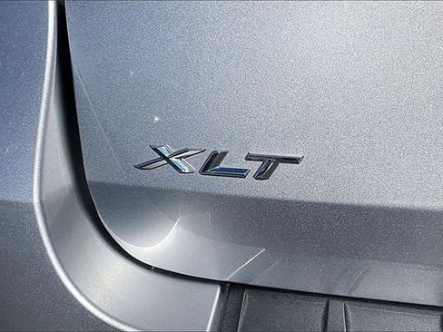 Certified 2024 Ford Explorer XLT image 8