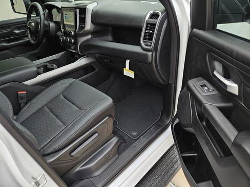 New 2026 RAM 1500 Express AWD/4WD image 7