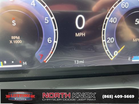 New 2025 Jeep Grand Cherokee Altitude image 33