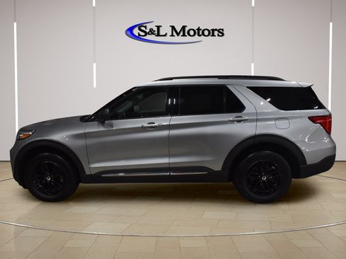 Used 2024 Ford Explorer XLT w/ Class IV Trailer Tow Package AWD/4WD image 4