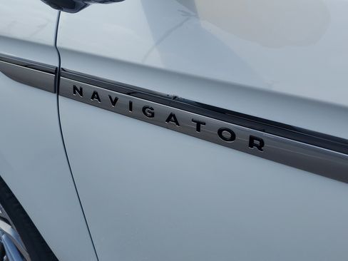 New 2027 Lincoln Navigator L Reserve AWD/4WD image 7