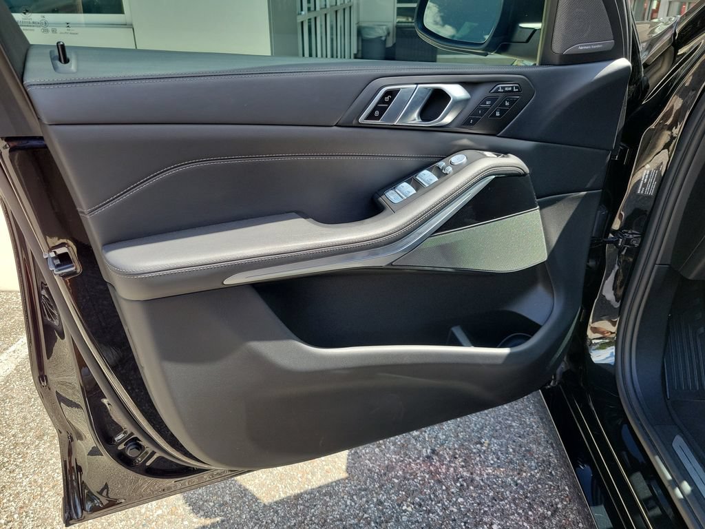 Used 2024 BMW X7 xDrive40i w/ Executive Package AWD/4WD image 15