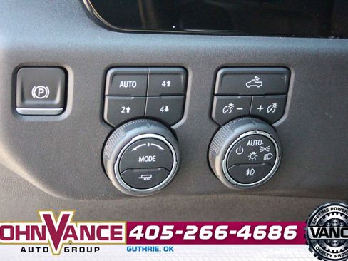 Used 2022 Chevrolet Silverado 1500 LT Trail Boss image 32