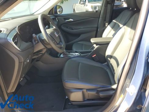 Certified 2025 Buick Encore GX Sport Touring FWD image 17