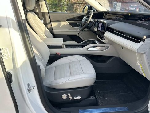 New 2026 Lincoln Nautilus Reserve image 13