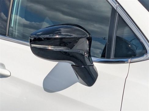 Used 2025 Chrysler Pacifica Select image 10