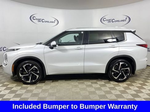 Used 2024 Mitsubishi Outlander SEL AWD/4WD image 2