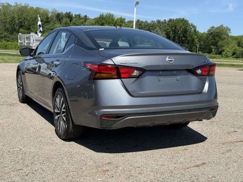 Used 2024 Nissan Altima 2.5 SV FWD image 6