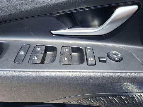 Used 2024 Hyundai Elantra Limited FWD image 28