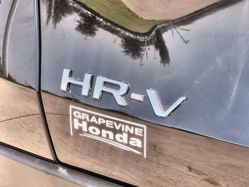 Used 2025 Honda HR-V LX image 8