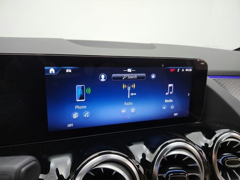 Used 2024 Mercedes-Benz GLA 250 image 17