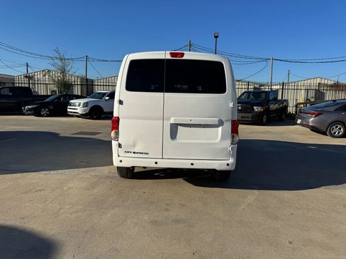 Used 2015 Chevrolet City Express LT w/ Technology Package image 7