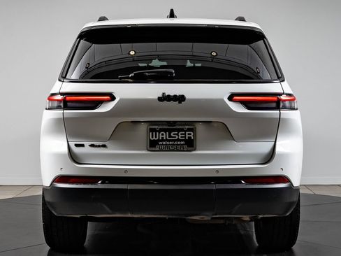 Used 2023 Jeep Grand Cherokee L Laredo AWD/4WD image 7