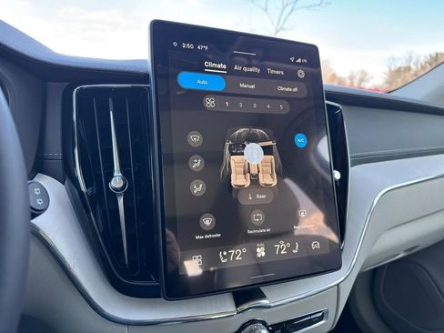 New 2026 Volvo XC60 B5 Ultra w/ Protection Package Premier image 17