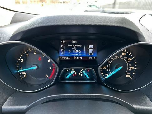 Used 2017 Ford Escape SE FWD image 16