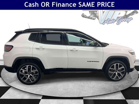 Certified 2025 Jeep Compass Limited w/ Elite Group AWD/4WD image 5