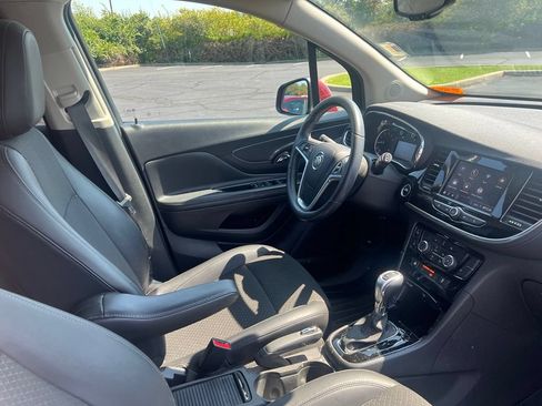 Used 2022 Buick Encore Preferred w/ Safety Package II AWD/4WD image 9