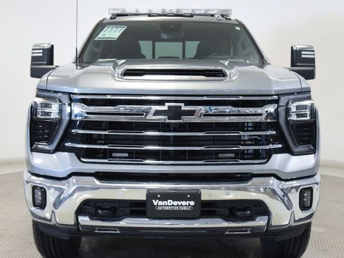 Used 2024 Chevrolet Silverado 3500 LTZ w/ LTZ Plus Package AWD/4WD image 5